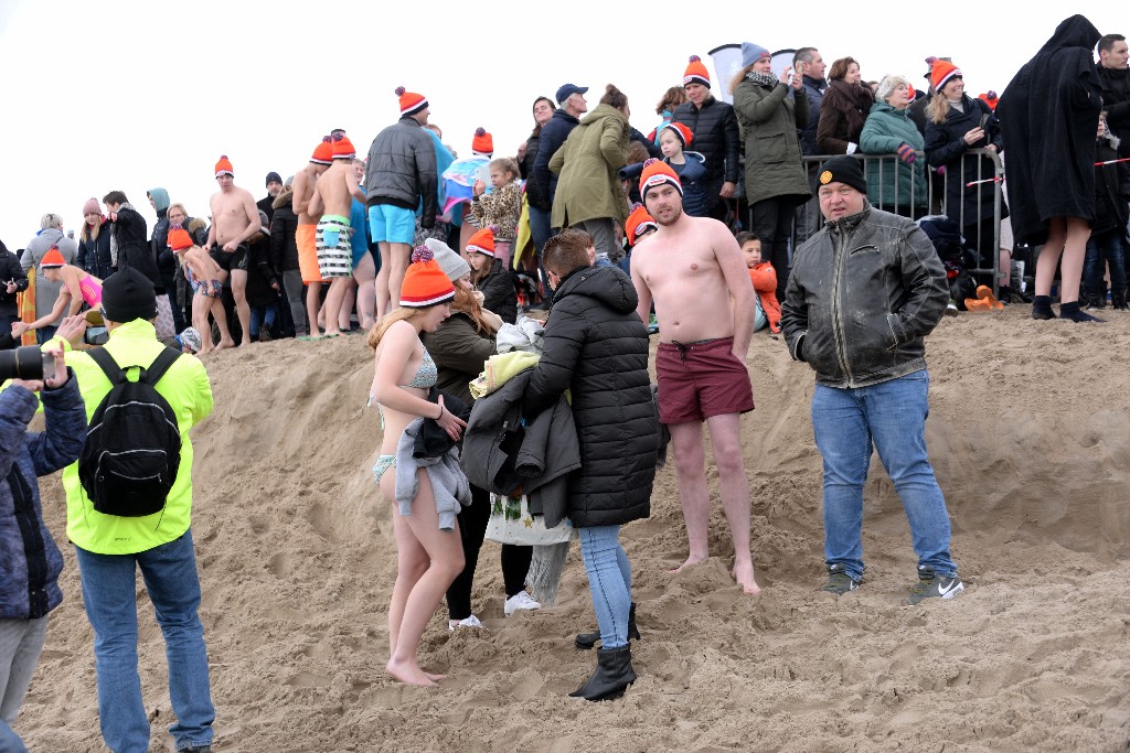 ../Images/Nieuwjaarsduik Nederzandt 2018 013.jpg